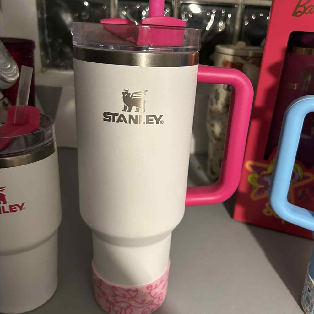 Stanley White Tumbler with Pink Handle and Straw